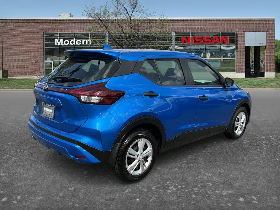 Used 2025 Nissan Kicks Play S FWD image 4