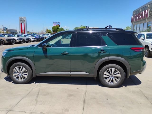 Used 2023 Nissan Pathfinder SL w/ Lighting Package (N92) AWD/4WD image 8