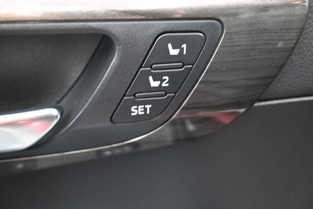 Used 2023 Toyota Highlander Limited FWD image 21