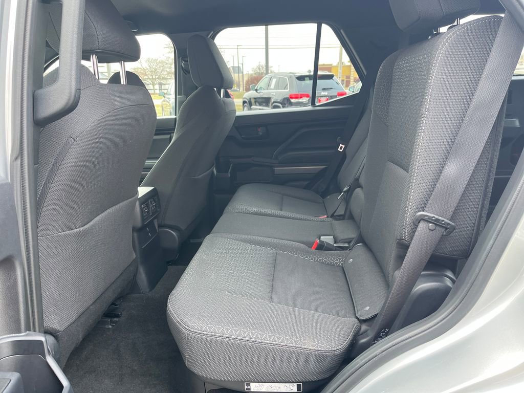 Used 2025 Toyota 4Runner SR5 image 26