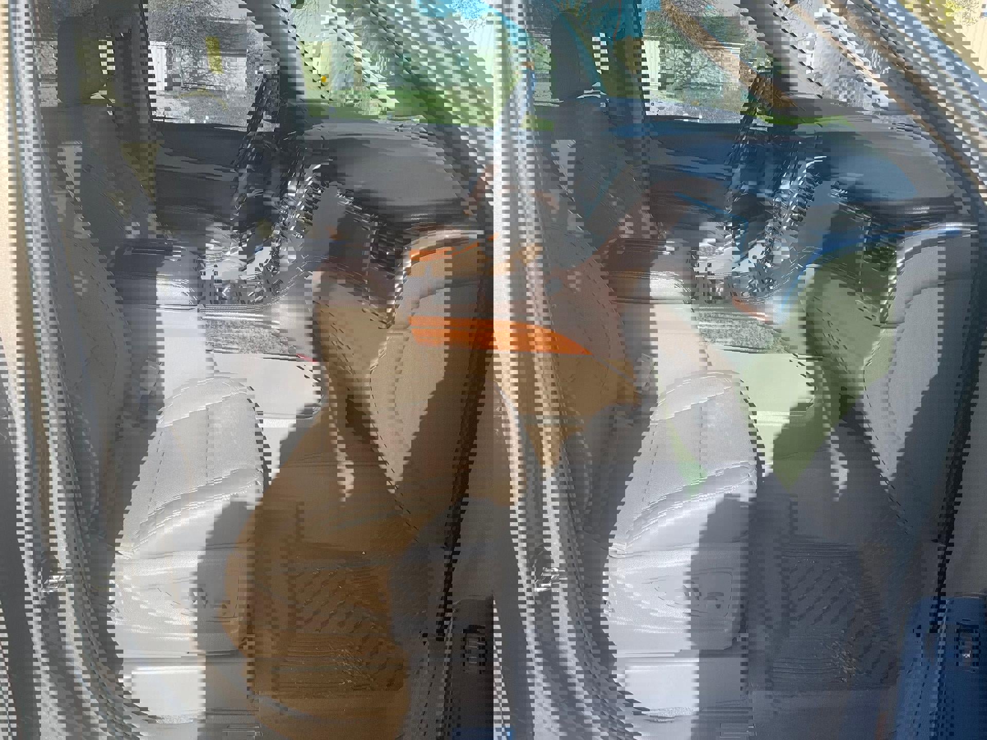 Used 2019 Chevrolet Suburban Premier image 15