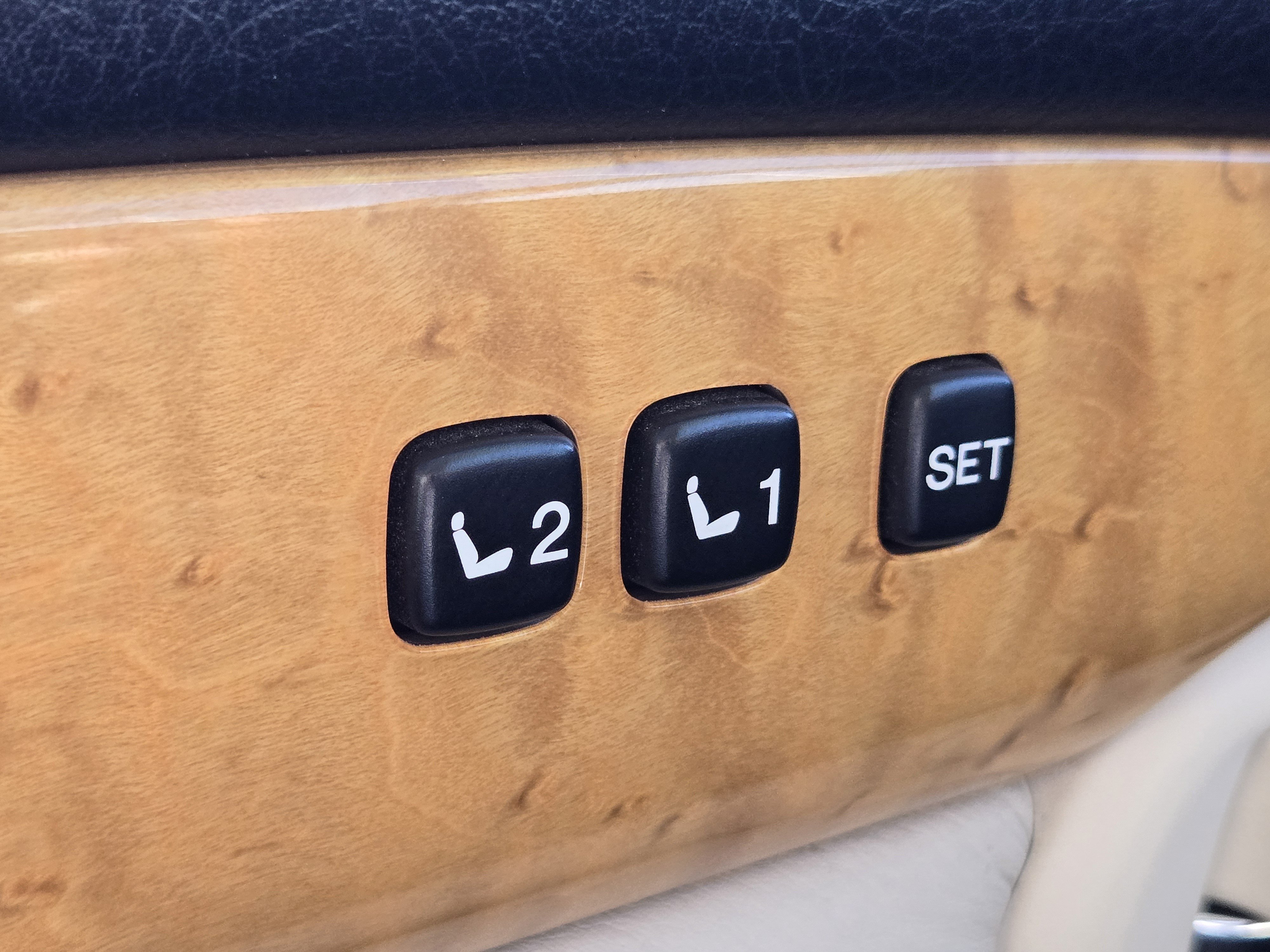 Used 2002 Lexus SC 430 Convertible RWD image 20