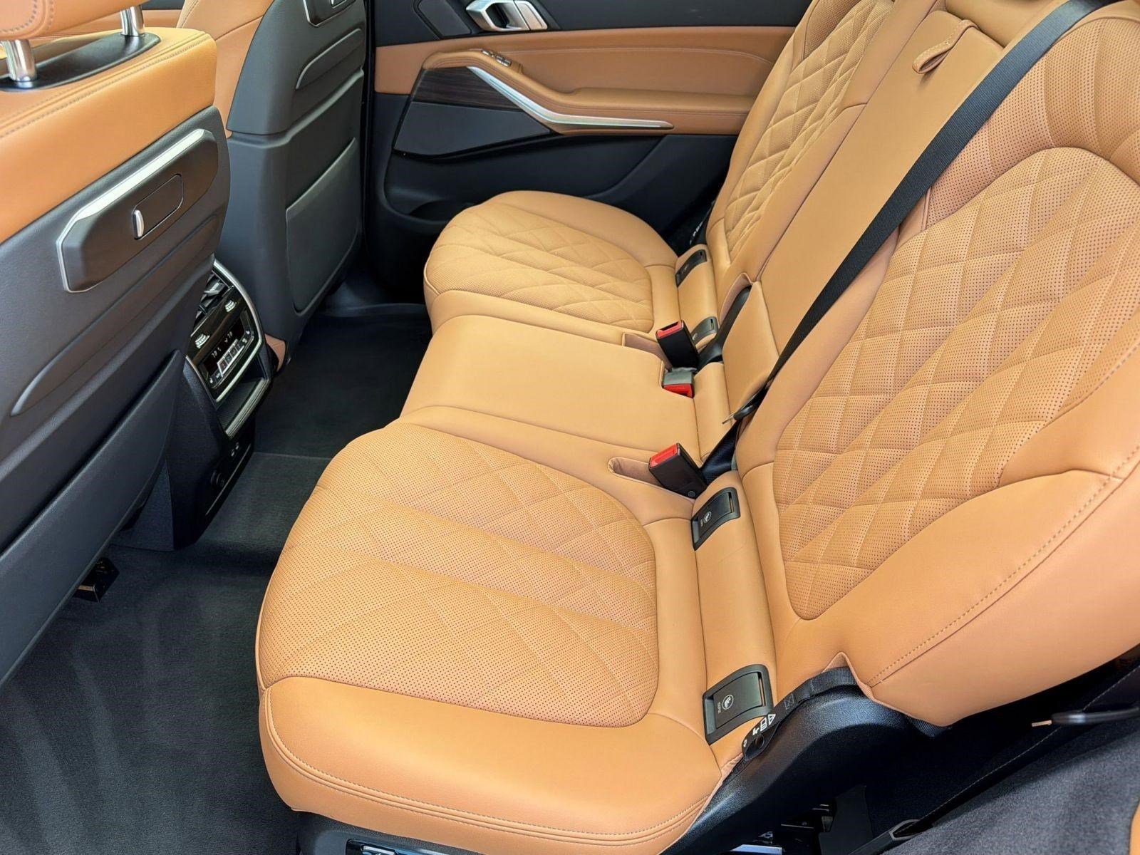 Used 2026 BMW X7 xDrive40i w/ Premium Package AWD/4WD image 14