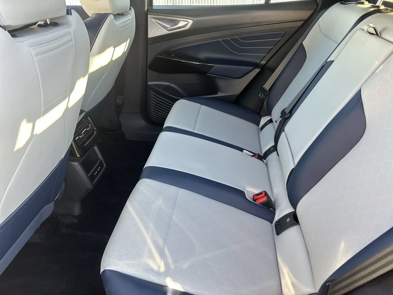 Used 2025 Volkswagen ID.4 Pro S AWD/4WD image 14