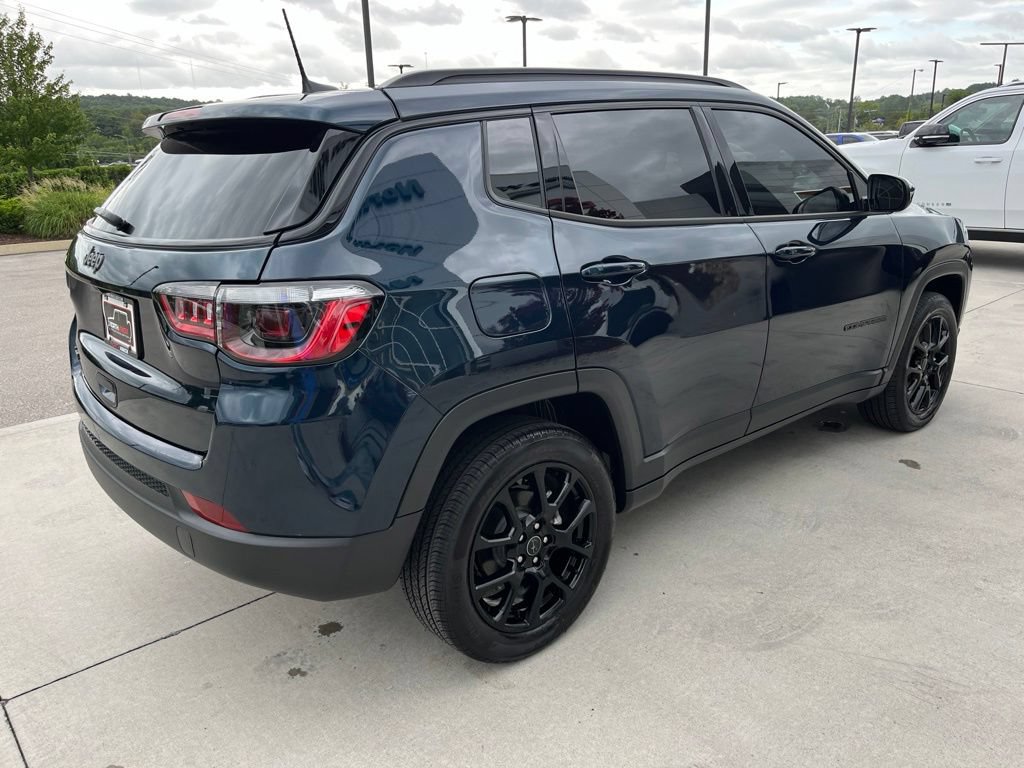 Used 2026 Jeep Compass Latitude AWD/4WD image 19