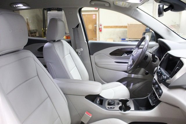 Certified 2020 GMC Terrain Denali w/ Denali Premium Package FWD image 11