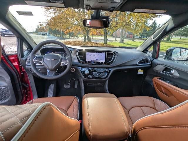 New 2026 Chrysler Pacifica Pinnacle AWD/4WD image 11