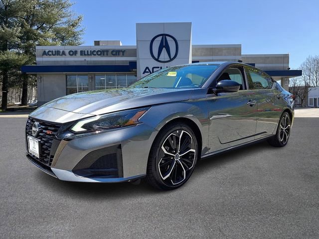 Used 2023 Nissan Altima 2.5 SR FWD image 3