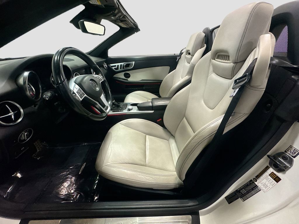 Used 2015 Mercedes-Benz SLK 350 image 23
