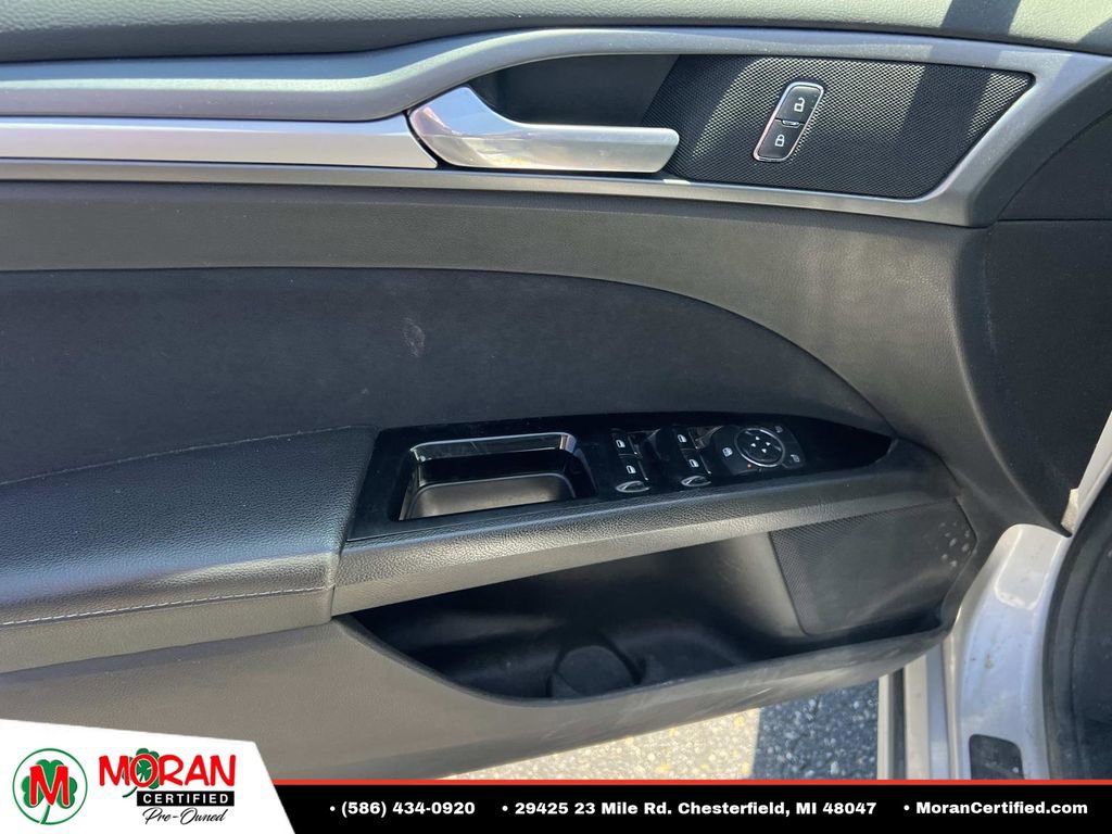 Used 2016 Ford Fusion SE FWD image 14