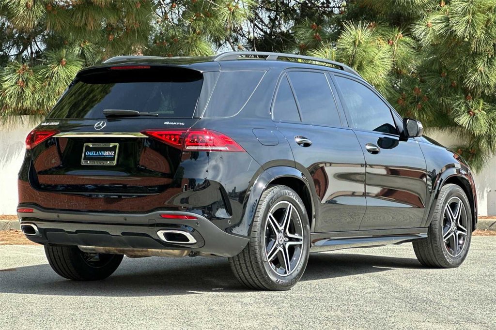 Used 2022 Mercedes-Benz GLE 350 4MATIC w/ AMG Line Exterior image 4