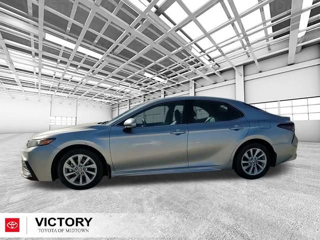 Used 2024 Toyota Camry SE image 6