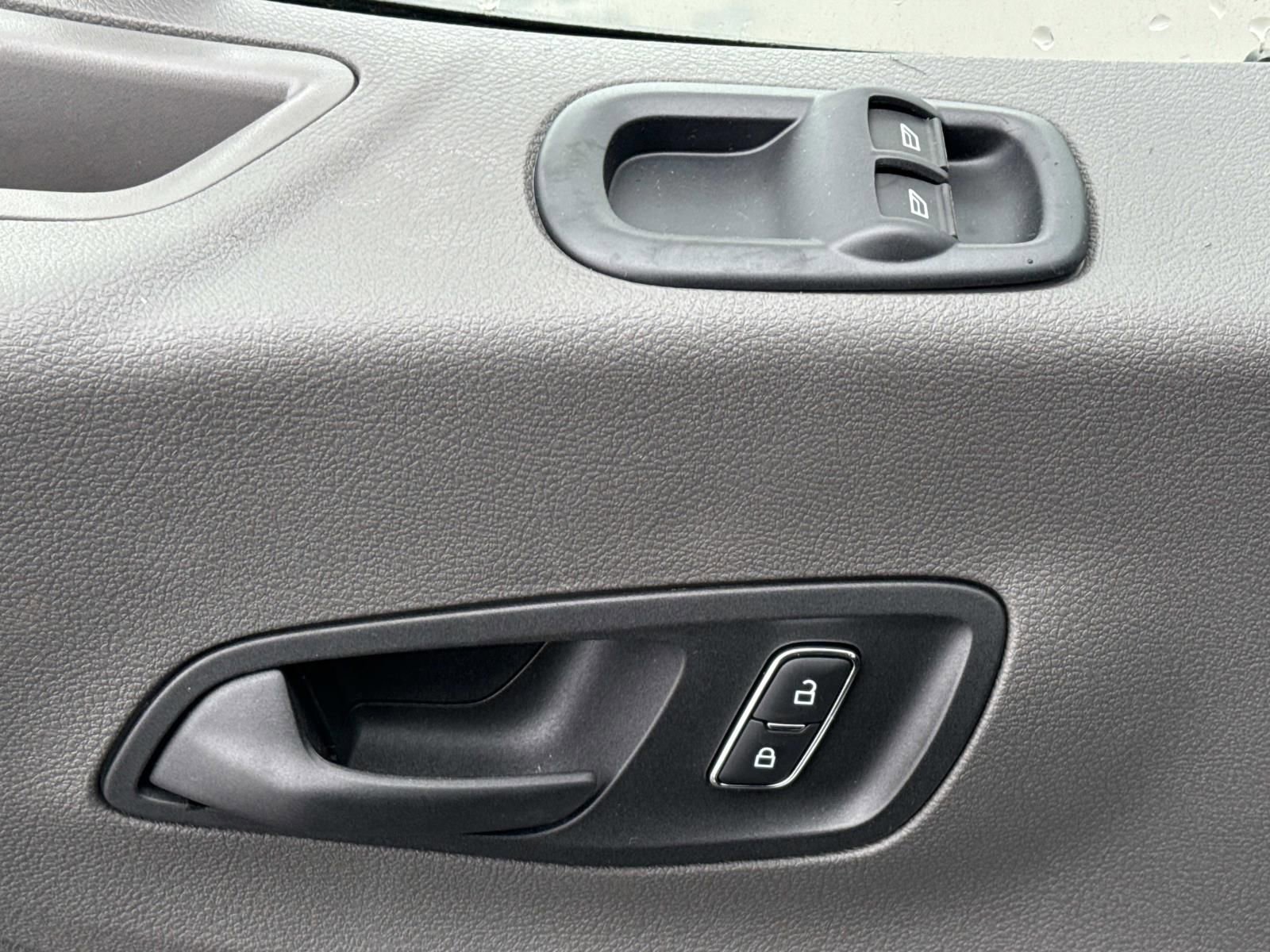 New 2026 Ford Transit 350 XL image 19