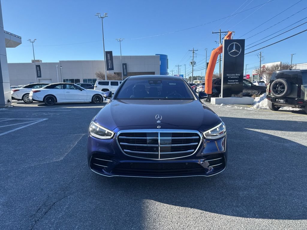 Used 2025 Mercedes-Benz S 580 4MATIC Sedan image 3