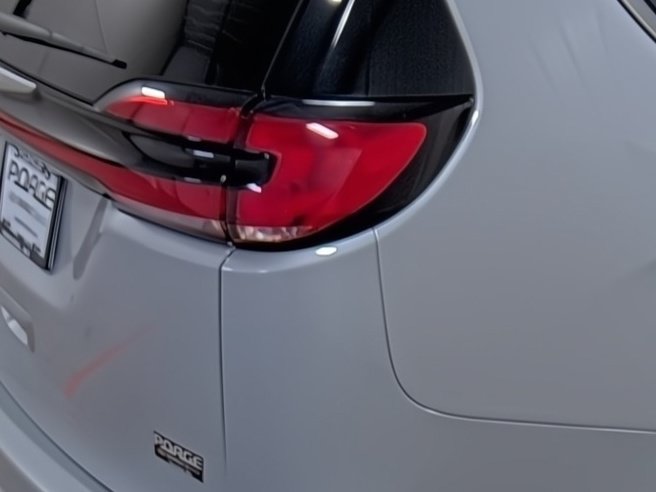 Used 2024 Chrysler Pacifica Touring-L FWD image 13