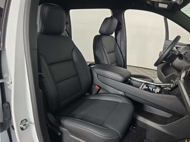 Used 2026 Chevrolet Traverse LT w/ Midnight/Sport Edition AWD/4WD image 28