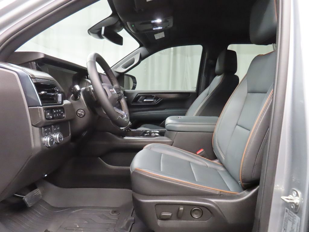 Used 2025 GMC Yukon AT4 w/ LPO, Get Active Package AWD/4WD image 15