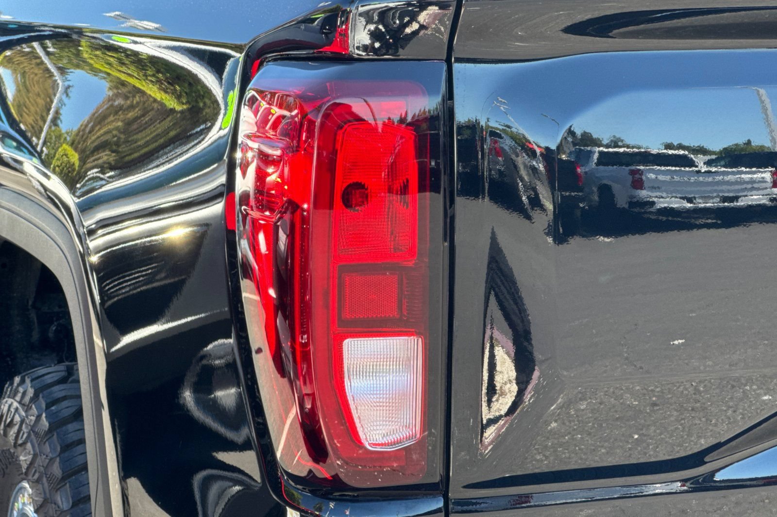 Used 2024 GMC Sierra 1500 SLE RWD image 45
