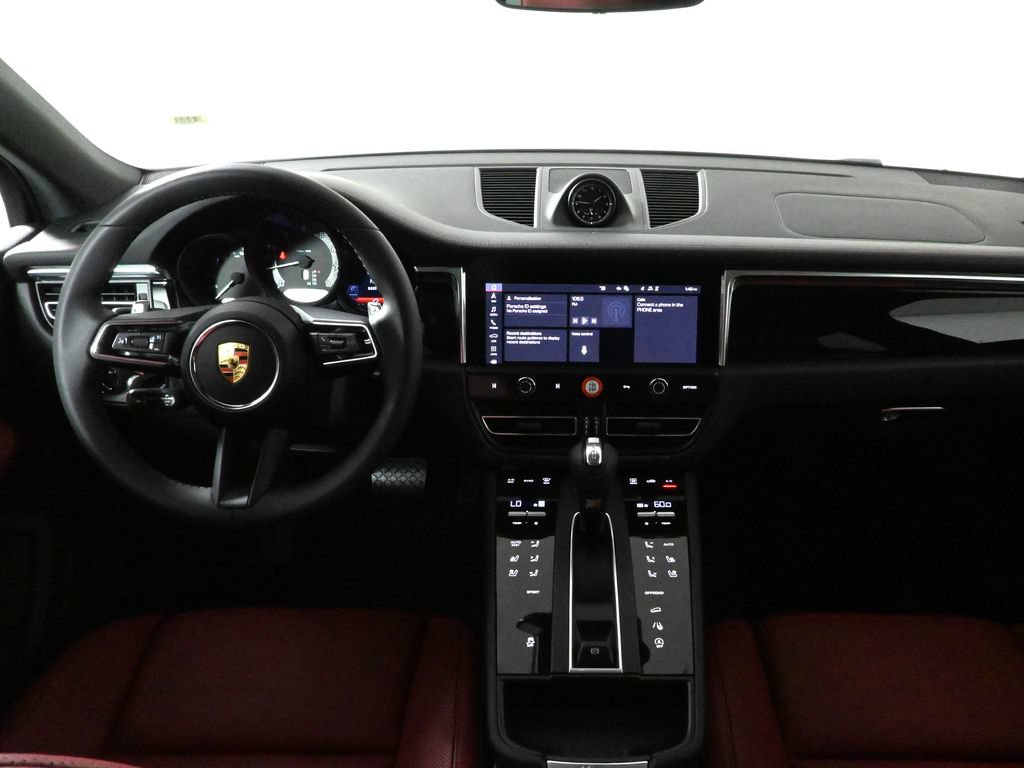 Used 2026 Porsche Macan AWD/4WD image 17