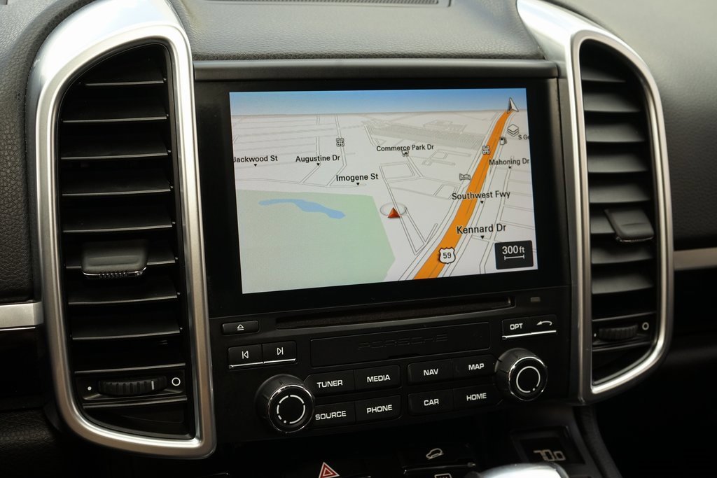 Used 2017 Porsche Cayenne S image 14