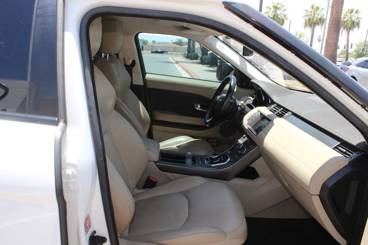 Used 2019 Land Rover Range Rover Evoque SE AWD/4WD image 15