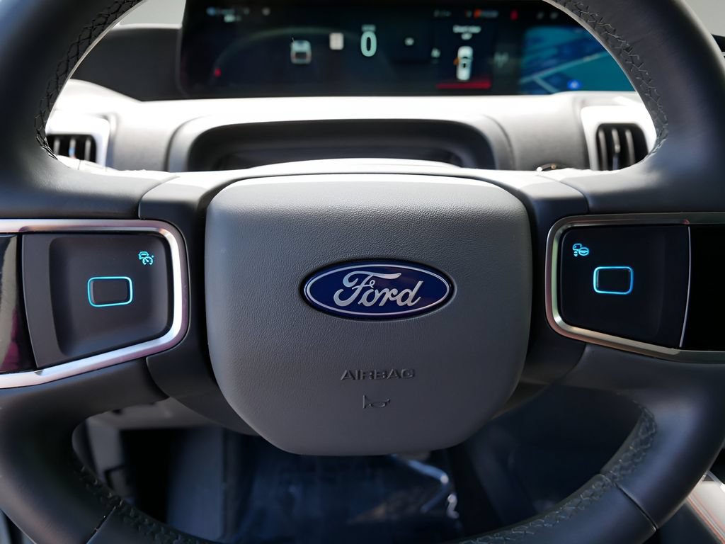 Used 2025 Ford Expedition Active AWD/4WD image 20