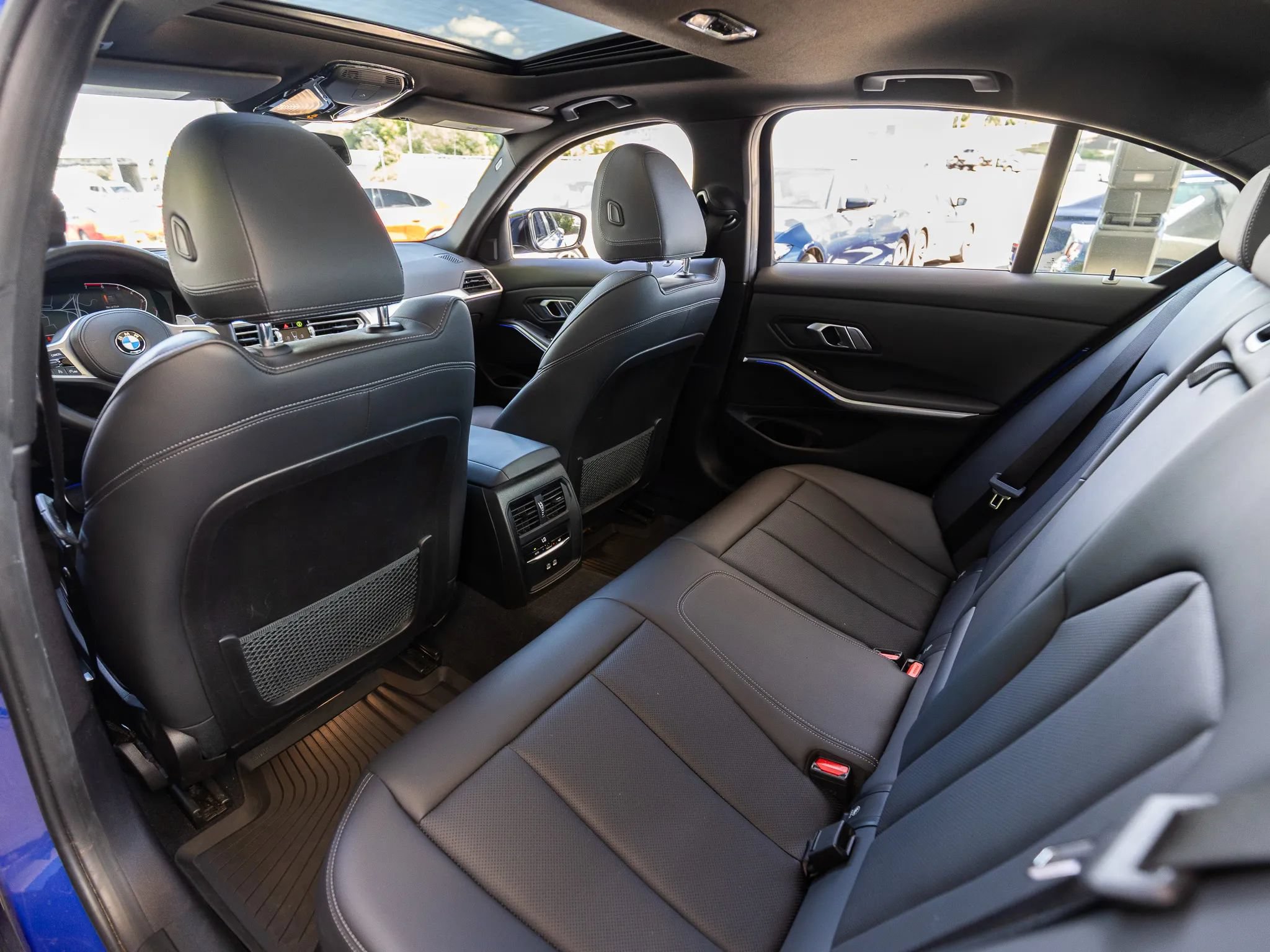 Used 2022 BMW 330i Sedan w/ M Sport Package RWD image 30