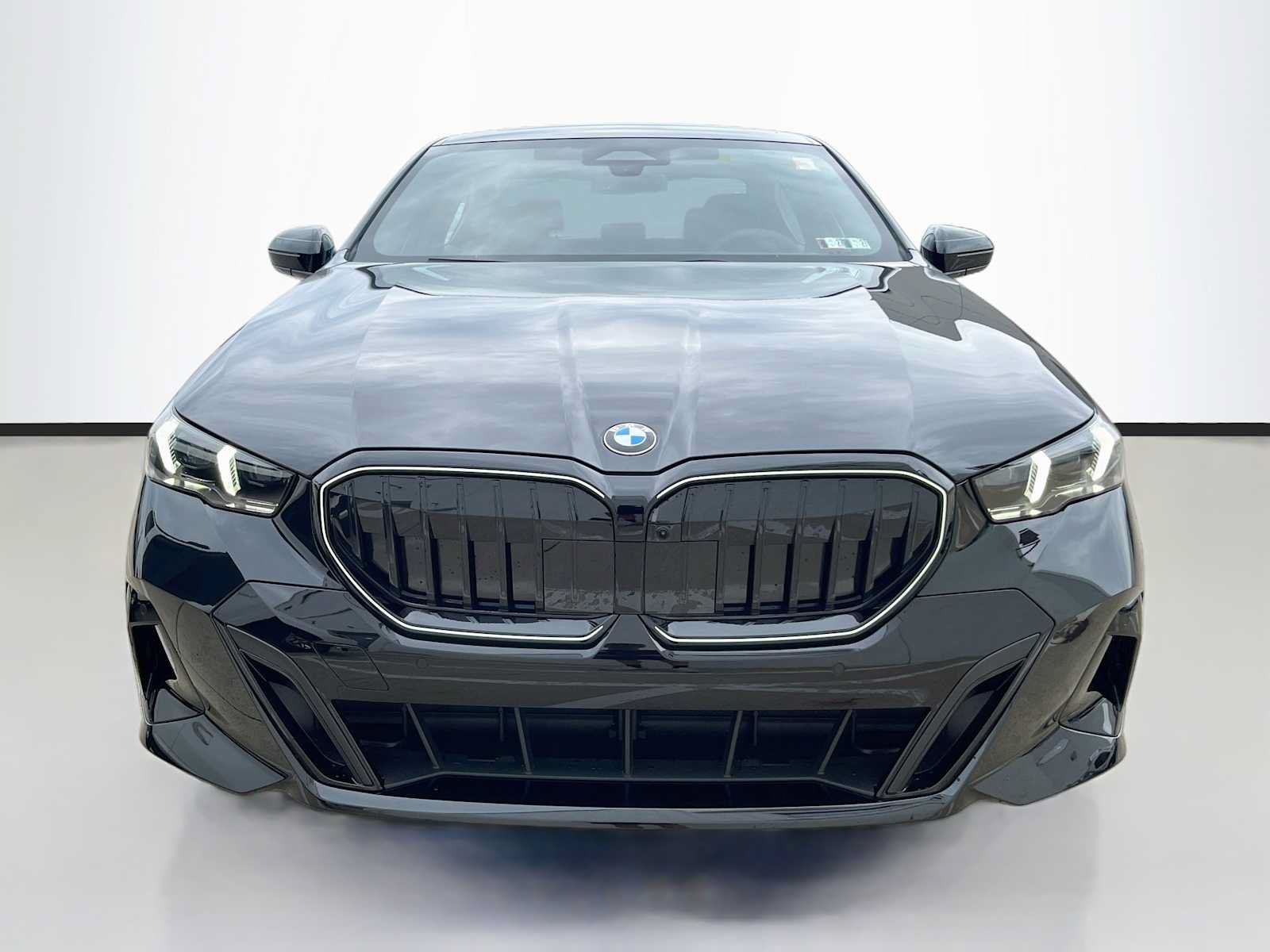 New 2027 BMW 530i xDrive w/ M Sport Package AWD/4WD image 2