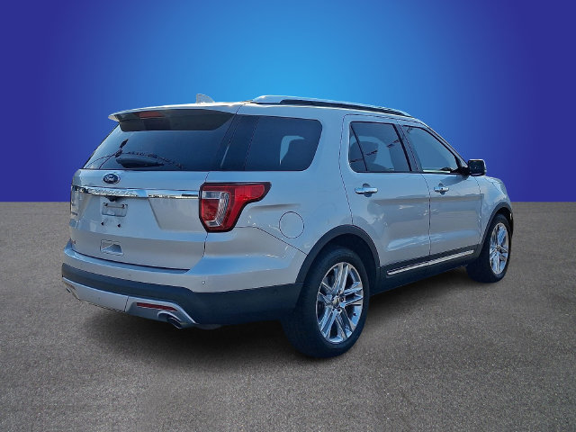 Used 2017 Ford Explorer Limited w/ Equipment Group 301A FWD image 4