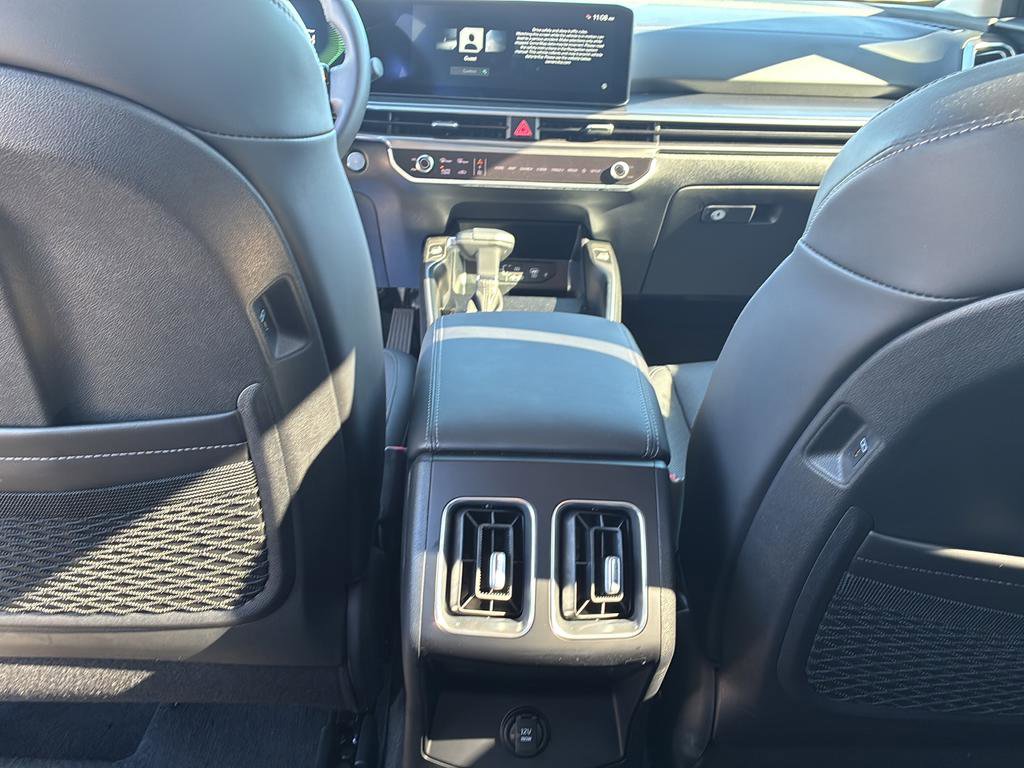 Used 2025 Kia Sorento EX image 23