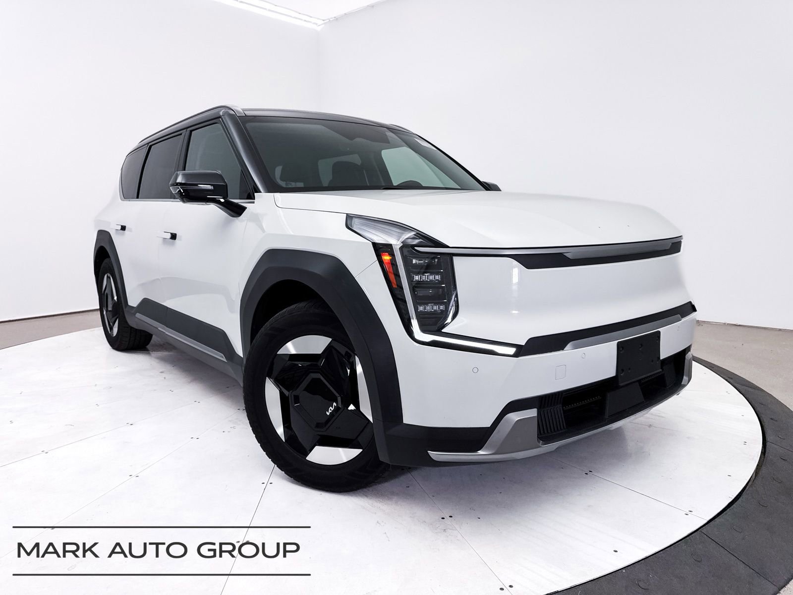 Used 2024 Kia EV9 Wind AWD/4WD image 1