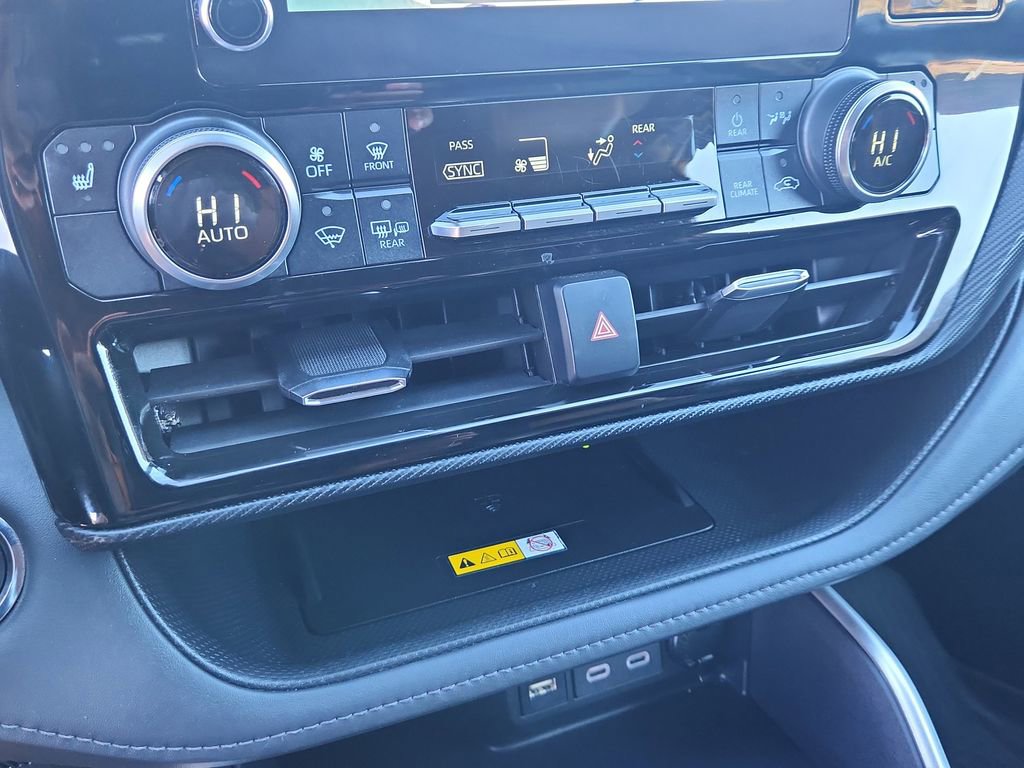 Used 2023 Toyota Highlander XSE image 26