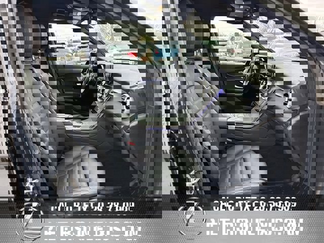 Used 2021 Mercedes-Benz GLC 300 4MATIC image 13