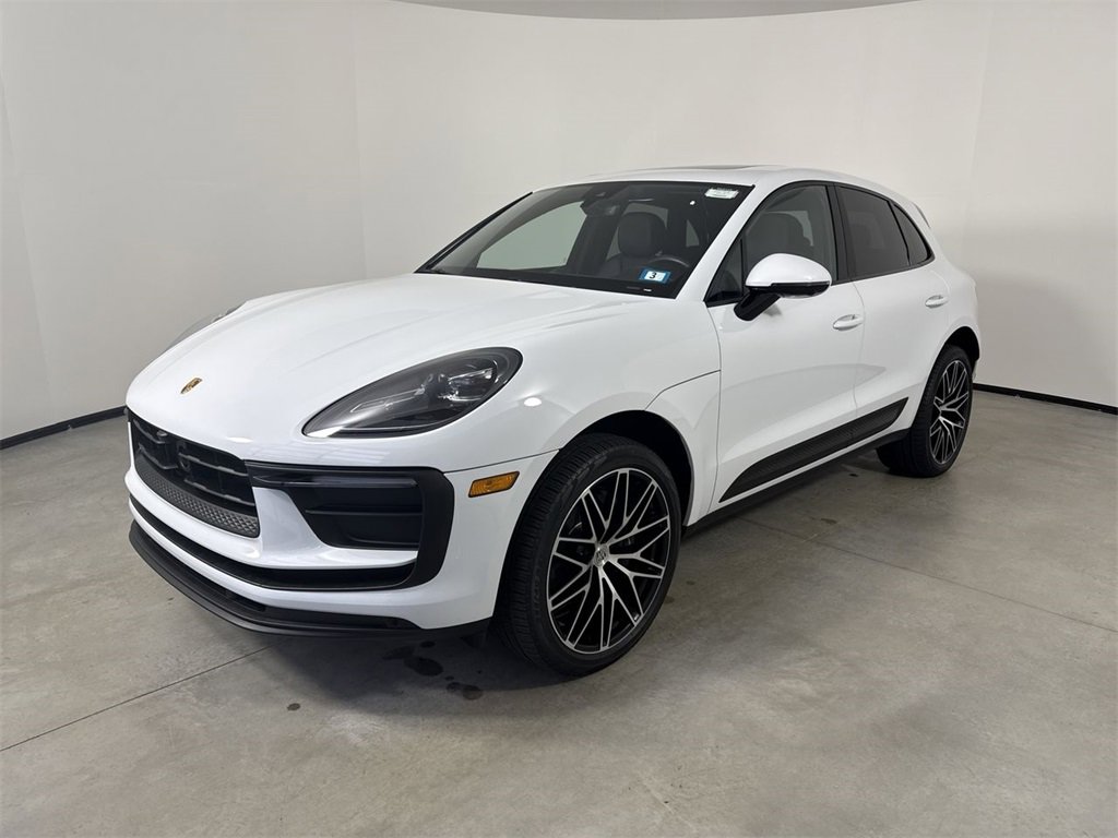 Certified 2023 Porsche Macan Turbo image 1