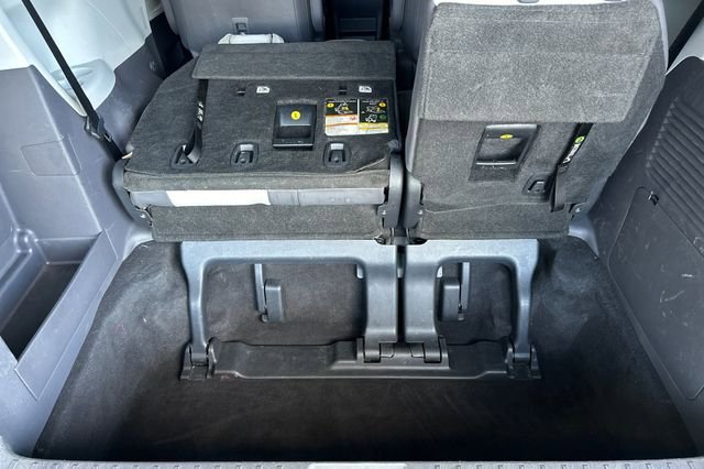 Used 2021 Toyota Sienna XSE FWD image 18