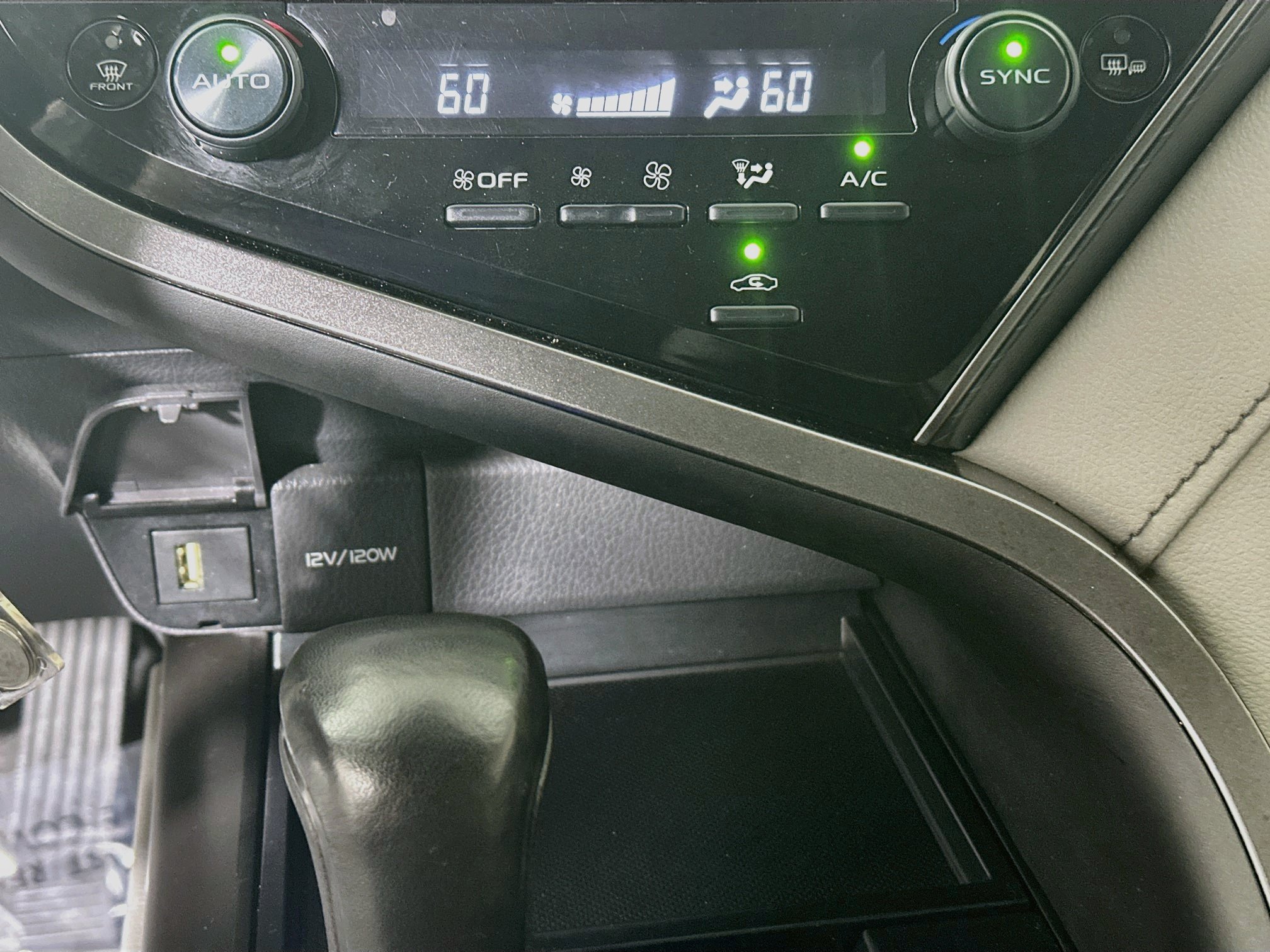 Used 2023 Toyota Camry SE FWD image 22