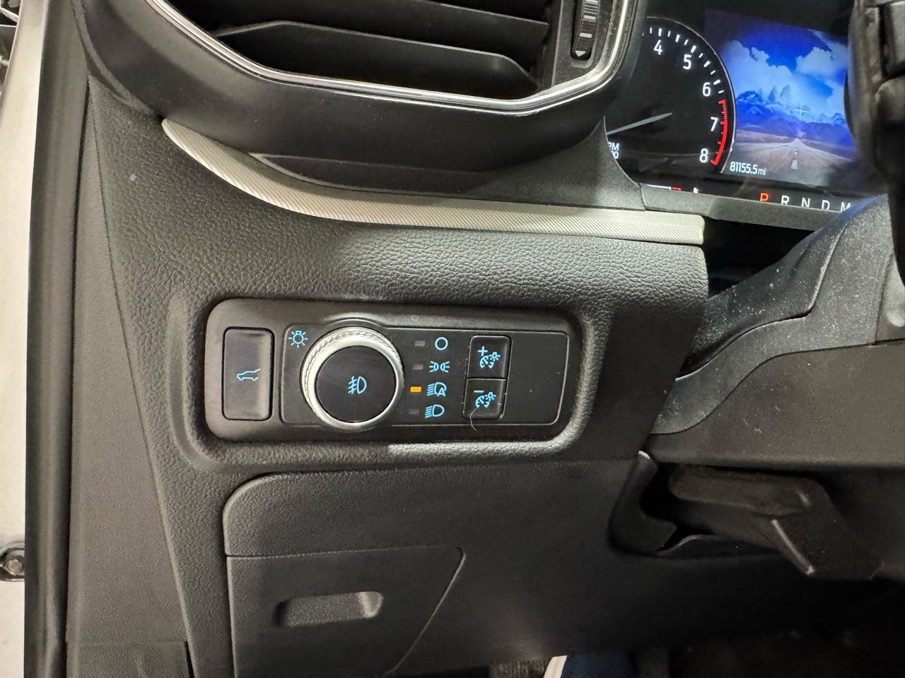 Used 2020 Ford Explorer XLT w/ Equipment Group 202A RWD image 22