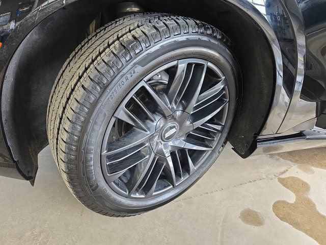 New 2026 Cadillac Escalade IQ Sport 1 w/ LPO, ONYX Package AWD/4WD image 32