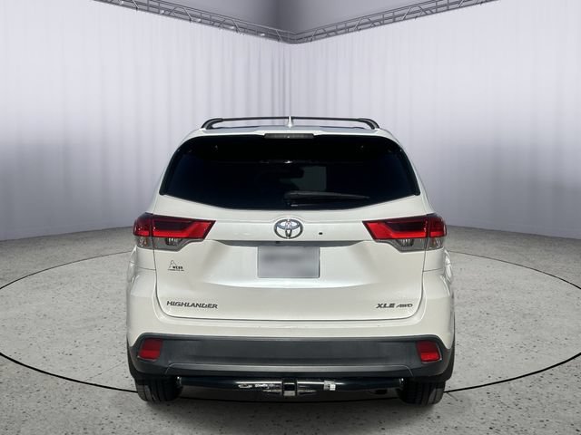 Used 2018 Toyota Highlander XLE AWD/4WD image 8