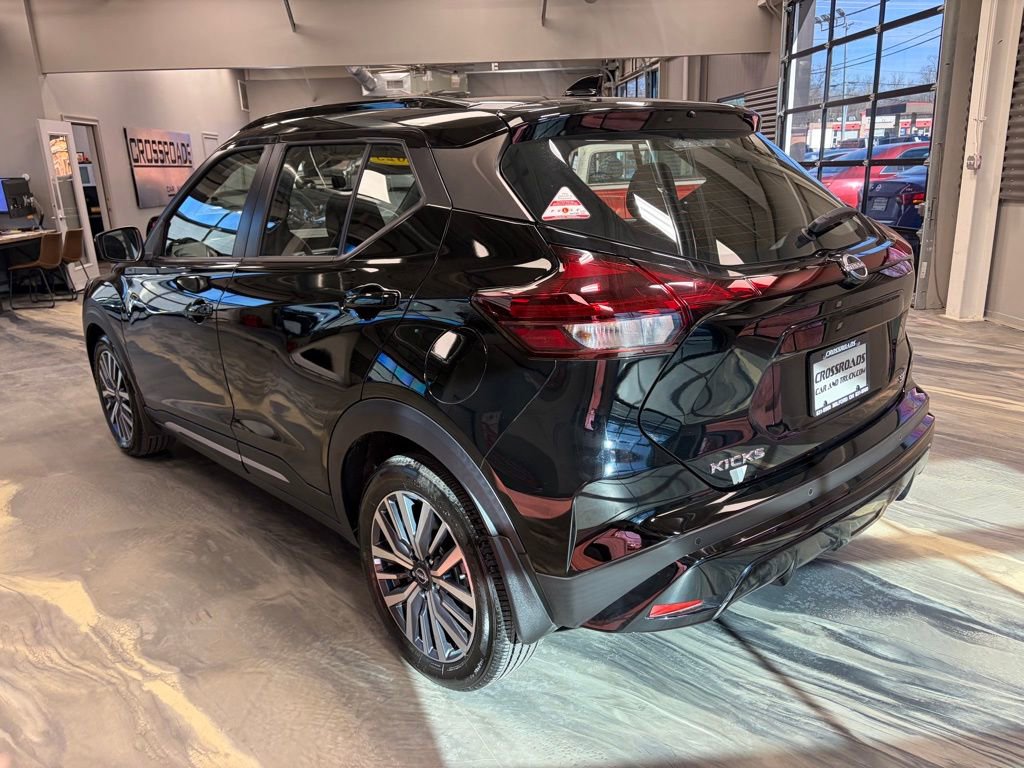 Used 2023 Nissan Kicks SR image 32