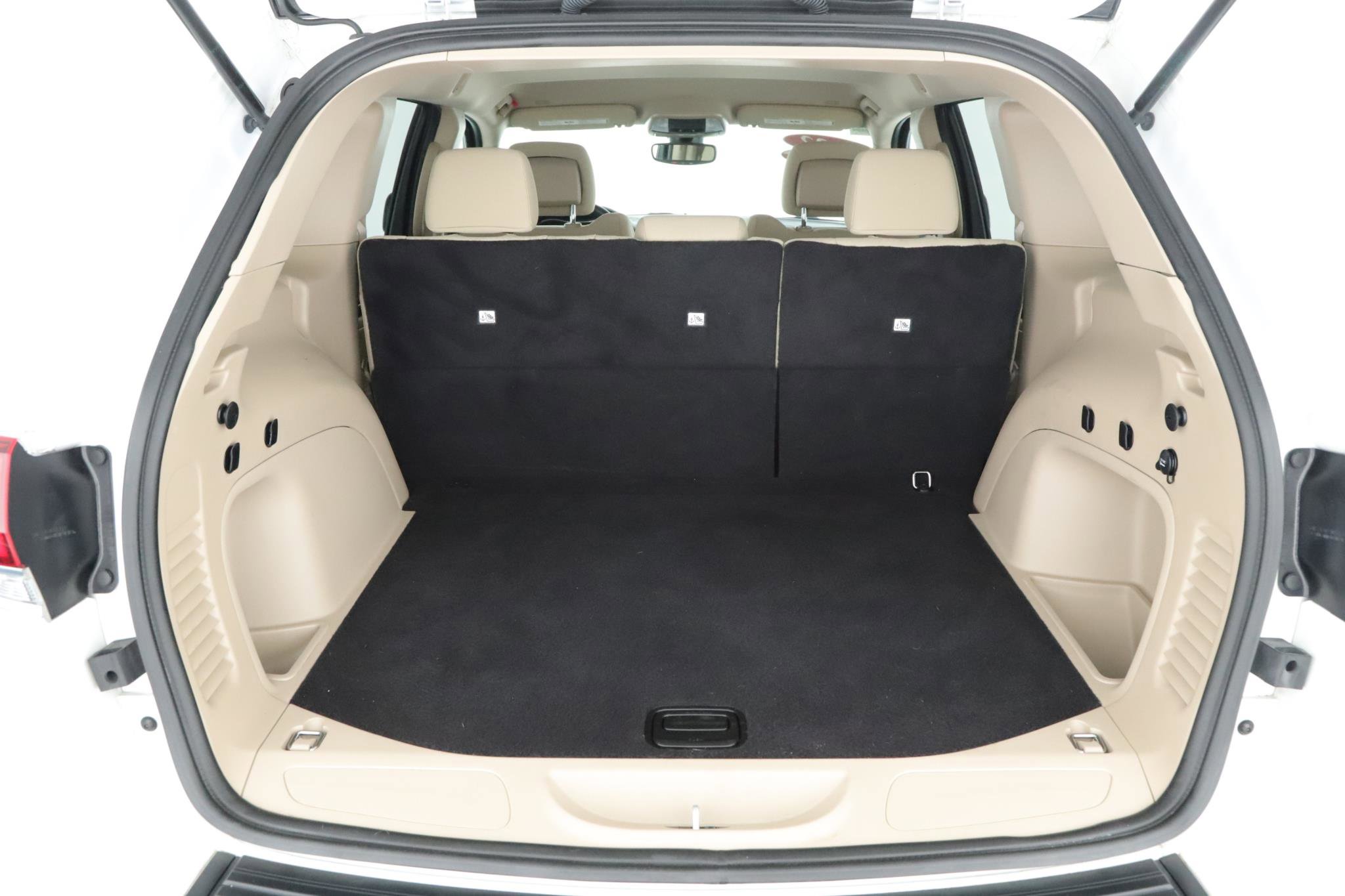 Used 2022 Jeep Grand Cherokee Laredo E image 16