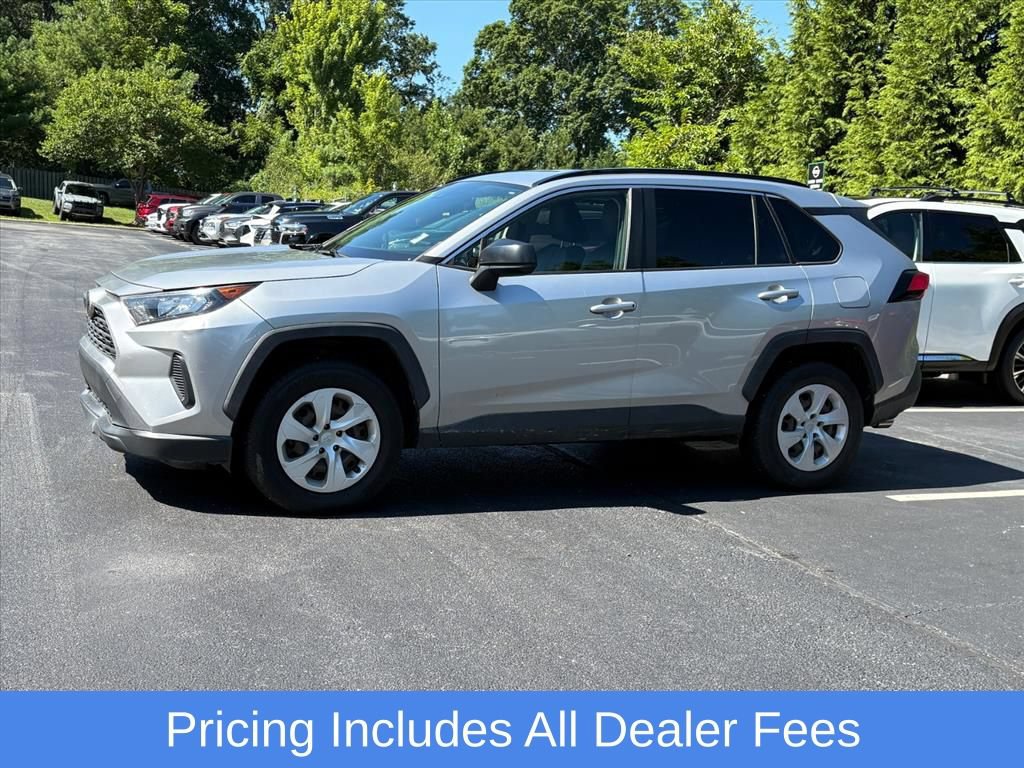 Used 2019 Toyota RAV4 LE AWD/4WD image 4