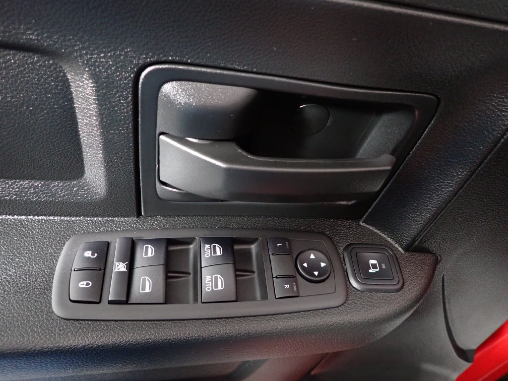 Used 2024 RAM 2500 Tradesman w/ Chrome Appearance Group AWD/4WD image 19