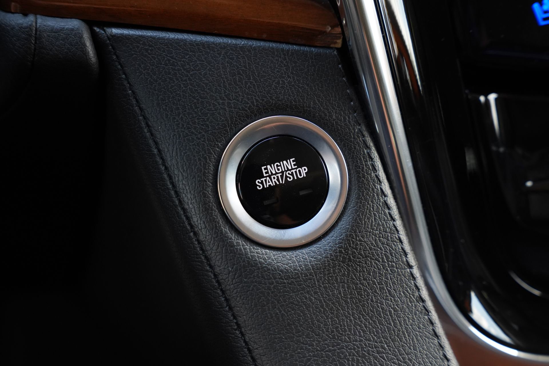 Used 2018 Cadillac Escalade ESV Luxury image 15