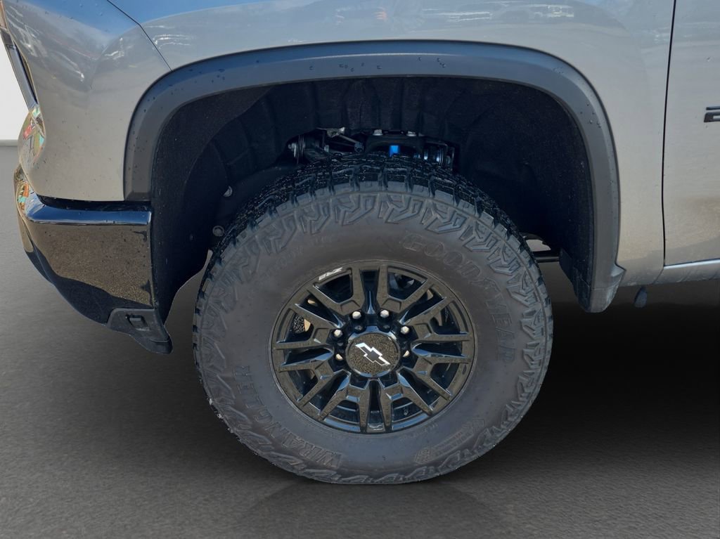 Used 2026 Chevrolet Silverado 2500 ZR2 w/ LPO, Dark Essentials Package AWD/4WD image 4