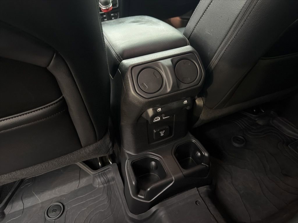 Used 2018 Jeep Wrangler Unlimited Sahara image 20