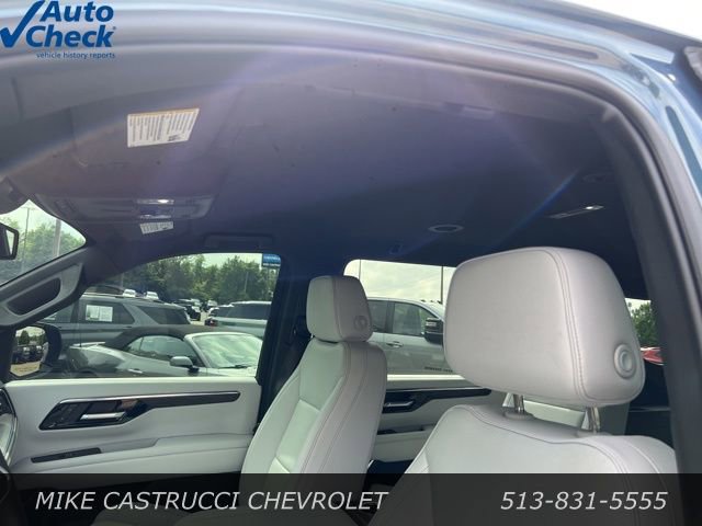 Used 2025 Chevrolet Suburban Premier AWD/4WD image 15