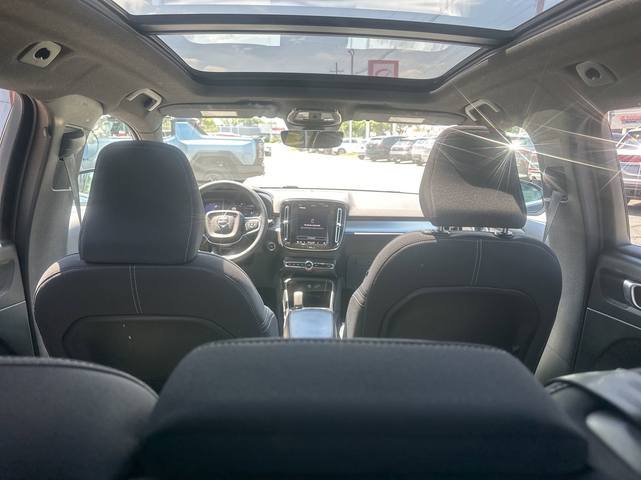 Used 2025 Volvo XC40 B5 Core AWD/4WD image 16