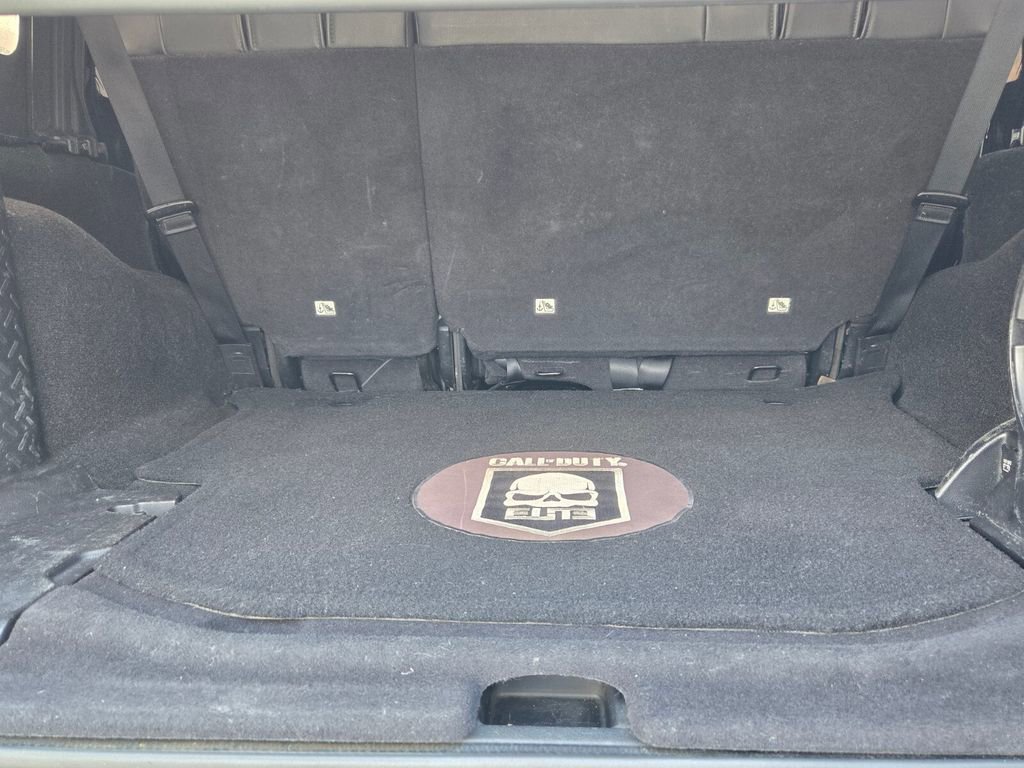 Used 2012 Jeep Wrangler Unlimited Rubicon image 19