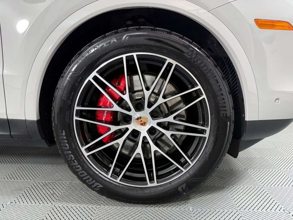 Certified 2025 Porsche Cayenne S AWD/4WD image 14